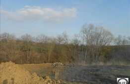 Teren 3000 mp, front stradal 42 ml, utilitati la front, acces pe drum privat!