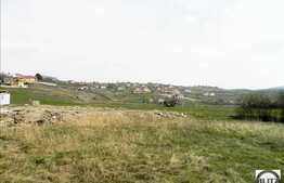 Vanzare teren 600 mp, cu front 30 ml, POT 35 % si CUT 0.9