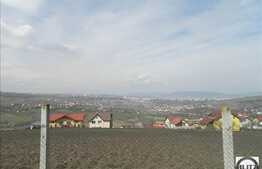 Vanzare teren 900 mp, front 40 ml, POT 45 % CUT 1.8, cu priveliste deosebita!