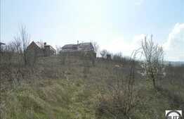 Vanzare teren 900 mp, front 40 ml, POT 45 % CUT 1.8, cu priveliste deosebita!