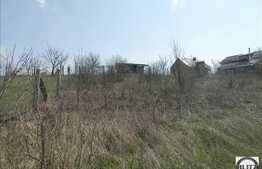 Vanzare teren 900 mp, front 40 ml, POT 45 % CUT 1.8, cu priveliste deosebita!