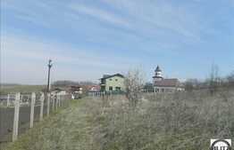 Vanzare teren 900 mp, front 40 ml, POT 45 % CUT 1.8, cu priveliste deosebita!