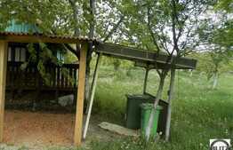 Vanzare 1600 mp teren, toate utilitatile la front, priveliste frumoasa!