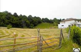 Teren cu o panorama deosebita asupra Clujuilui, la 5 km de Cluj, 2500 mp