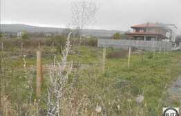 Teren de vanzare, 700 mp, front stradal de 38 ml, utilitati in apropiere!