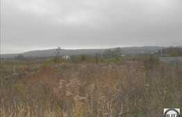 Teren de vanzare, 700 mp, front stradal de 38 ml, utilitati in apropiere!