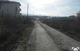 Teren de vanzare, 650 mp, front 19 ml, utilitati la front, zona linistita