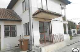 Teren 1900 mp, front 30 ml, zona linistita, hala si cladire birouri la front!