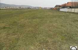 Vanzare teren cu 1700 mp, front de 42 ml in zona Dumitru Mocanu!