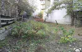 Teren + casa demolabila, 391 mp, front stradal 12,5 ml, zona centrala a orasului