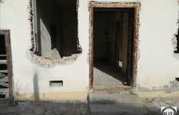 Teren + casa demolabila, 391 mp, front stradal 12,5 ml, zona centrala a orasului