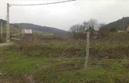 Vanzare teren cu 2500 mp in zona Tautiului, front la 2 strazi, cu utilitati!