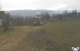 Teren de vanzare 1300 mp, front 37 ml, utilitati la front, zona linistita!