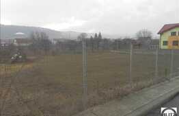 Teren de vanzare 1300 mp, front 37 ml, utilitati la front, zona linistita!