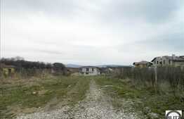 Teren de vanzare in Faget, 525 mp cu front de 28 ml. Toate utilitatile la front!