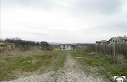 Teren de vanzare in Faget, 525 mp cu front de 28 ml. Toate utilitatile la front!