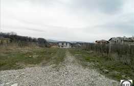 Teren de vanzare in Faget, 525 mp cu front de 28 ml. Toate utilitatile la front!