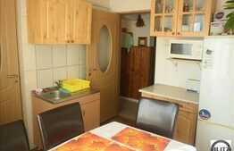 De vanzare apartament cu 3 camere, zona Piata Hermes, semidecomandat