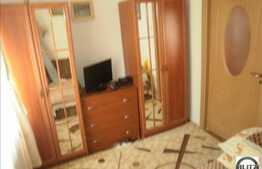 De vanzare apartament cu 3 camere, zona Piata Hermes, semidecomandat