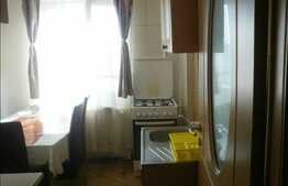 De vanzare apartament cu 3 camere, zona Piata Hermes, semidecomandat