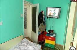 Vanzare apartament cu 3 camere, 44 mp , cu loc de parcare, zona Retezat