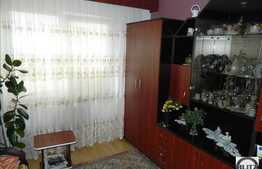 Vanzare apartament cu 3 camere, 44 mp , cu loc de parcare, zona Retezat