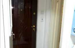 Vanzare apartament cu 3 camere, 44 mp , cu loc de parcare, zona Retezat