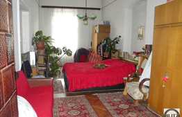 2 camere de vanzare, 78 mp in zona P-ta Unirii!