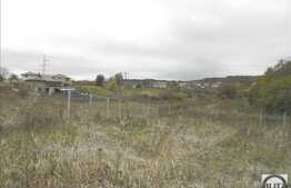 Vanzare teren 1000 mp, 2 fronturi la strada de 56 ml, zona linistita!