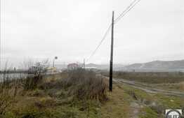 Teren la E60 cu front 115 m, 25000 mp, 2 min. pana la nodul de autostrada