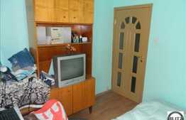 Apartament cu 3 camere de vanzare, semidecomandat, izolat interior si exterior