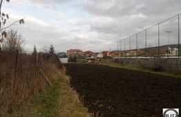 Vanzare teren, suprafata de 1353 mp, front la 2 strazi, POT 35%, CUT 0,9