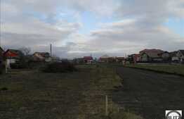 Vanzare teren, suprafata de 1353 mp, front la 2 strazi, POT 35%, CUT 0,9