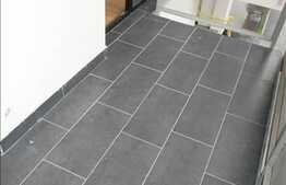 1 camera decomandata de vanzare 38.43 mp + balcon