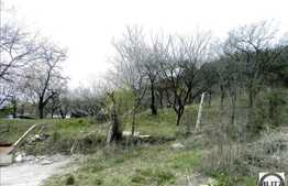 Teren de vanzare 600 mp, front 25 ml, zona linistita de case, cu panorama