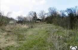 Teren de vanzare 600 mp, front 25 ml, zona linistita de case, cu panorama