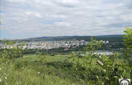 Teren de vanzare 5064 mp, front stradal 30 ml, zona linistita de case/vile!