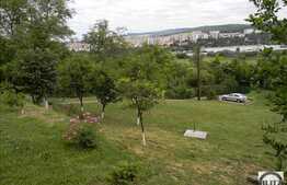 Teren de vanzare 5064 mp, front stradal 30 ml, zona linistita de case/vile!