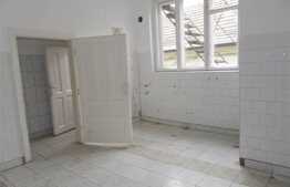 Teren 2500 mp + casa renovabila de 180 mp, 2 fronturi stradale, zona linistita!