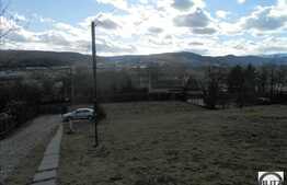 Teren 654 mp, front 24 ml, locatie linistita si expozitie insorita!