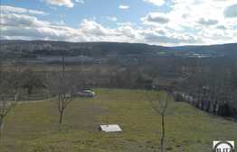 Teren 654 mp, front 24 ml, locatie linistita si expozitie insorita!