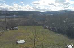 Teren 654 mp, front 24 ml, locatie linistita si expozitie insorita!