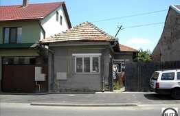 Teren de vanzare 260 mp + constructie demolabila 145 mp!