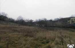 Vanzare teren, 591 mp, front 27 m, in zona de case, POT este 35 % si CUT 0,9