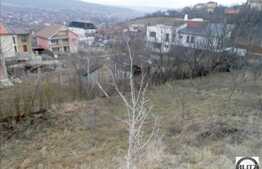 Vanzare 500 mp si front generos de 30 ml. Zona linistita si priveliste frumoasa