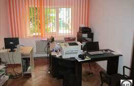 Apartament 2 camere semidecomandate de vanzare, 38 mp. Loc parcare inclus!