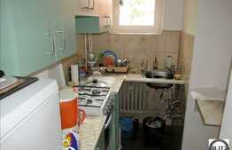 Apartament 2 camere semidecomandate de vanzare, 38 mp. Loc parcare inclus!