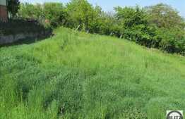 Vanzare teren 1600 mp, front stradal 40 ml, zona de case si vile