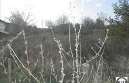 Vanzare teren 500 mp, front 12 ml, utilitati la front, zona linistita!