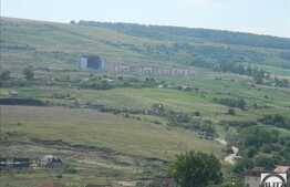 Teren extravilan de vanzare 7200 mp, front stradal 72 ml, zona linistita